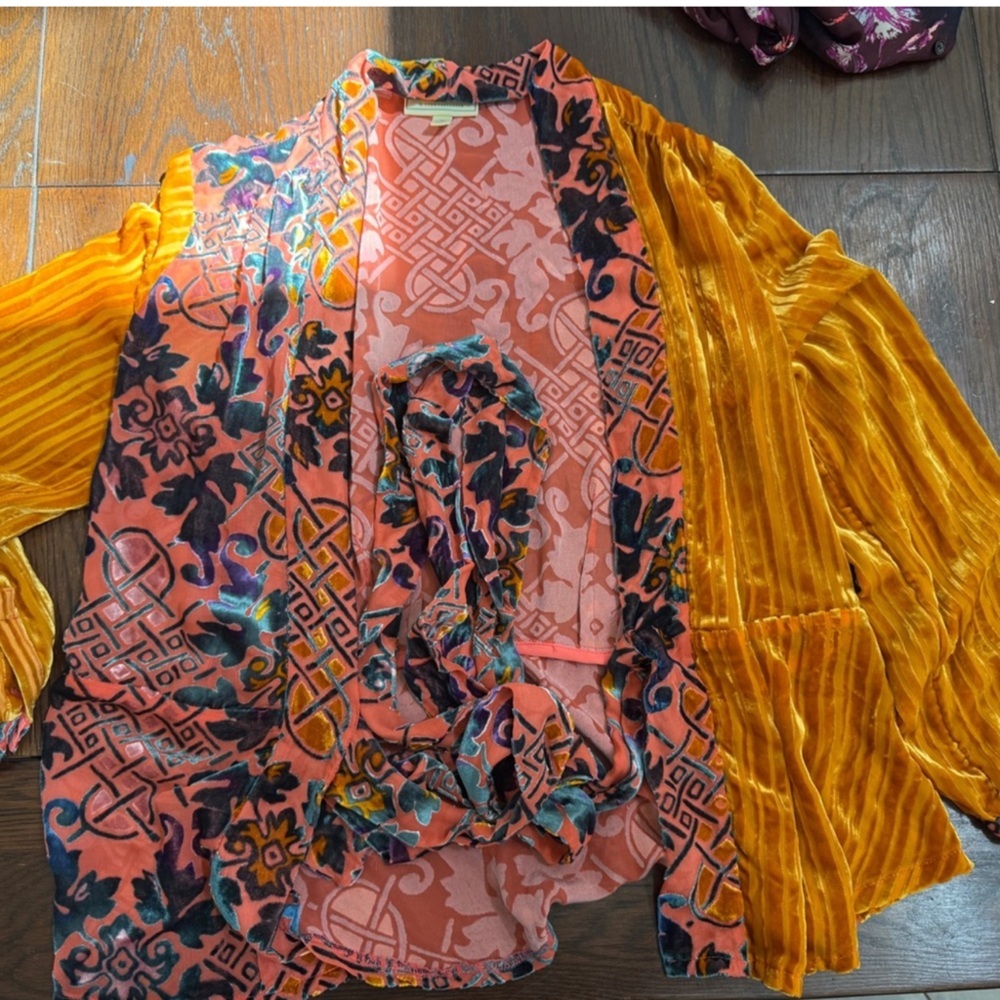 Nwot‎ Anthropologie Velvet Patchwork Wrap Top by Moulinette Soeurs - Picture 12 of 12